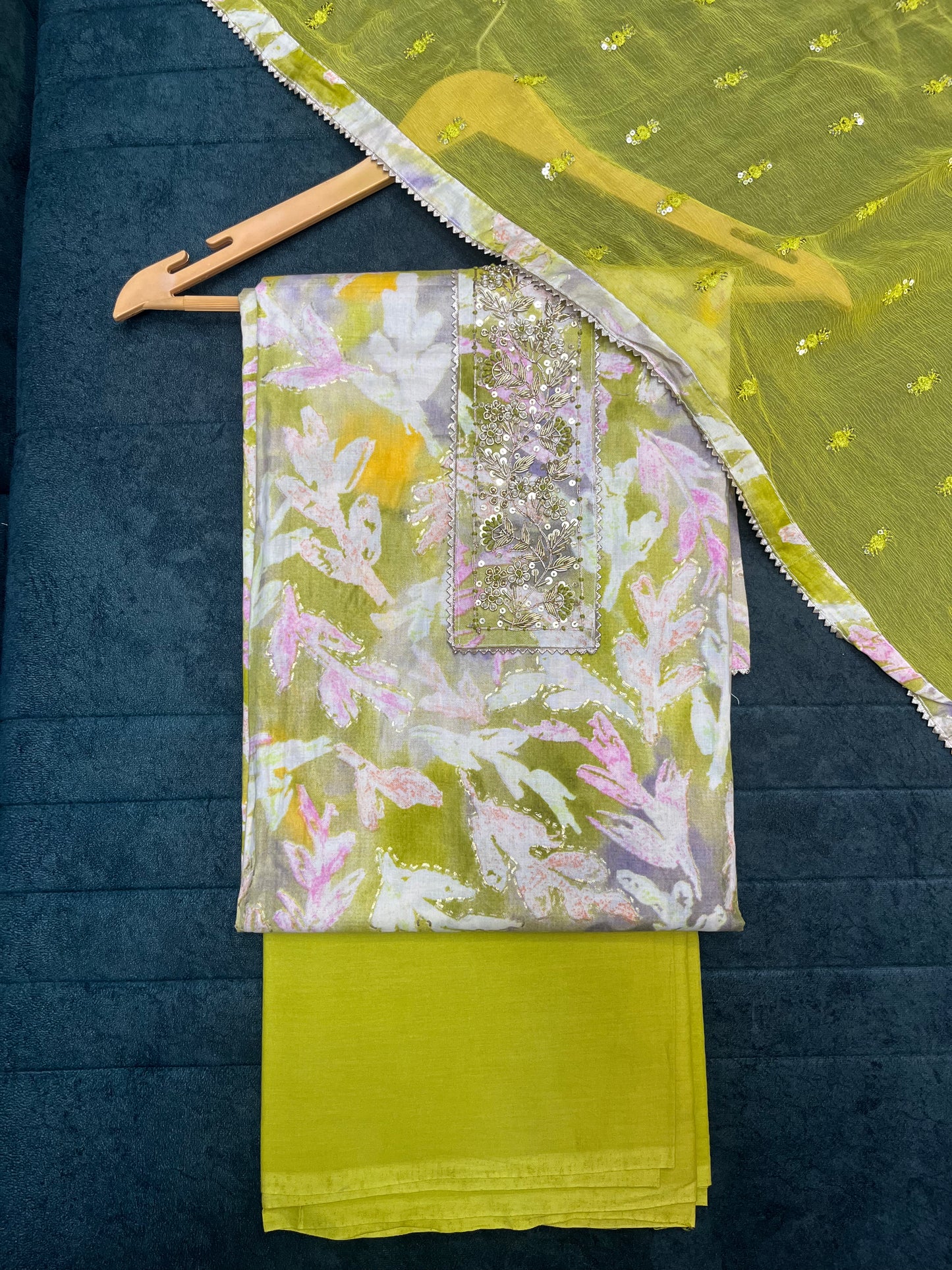 Green Floral Print Pure Cotton Unstitched Suit With Chiffon Dupatta (US002)