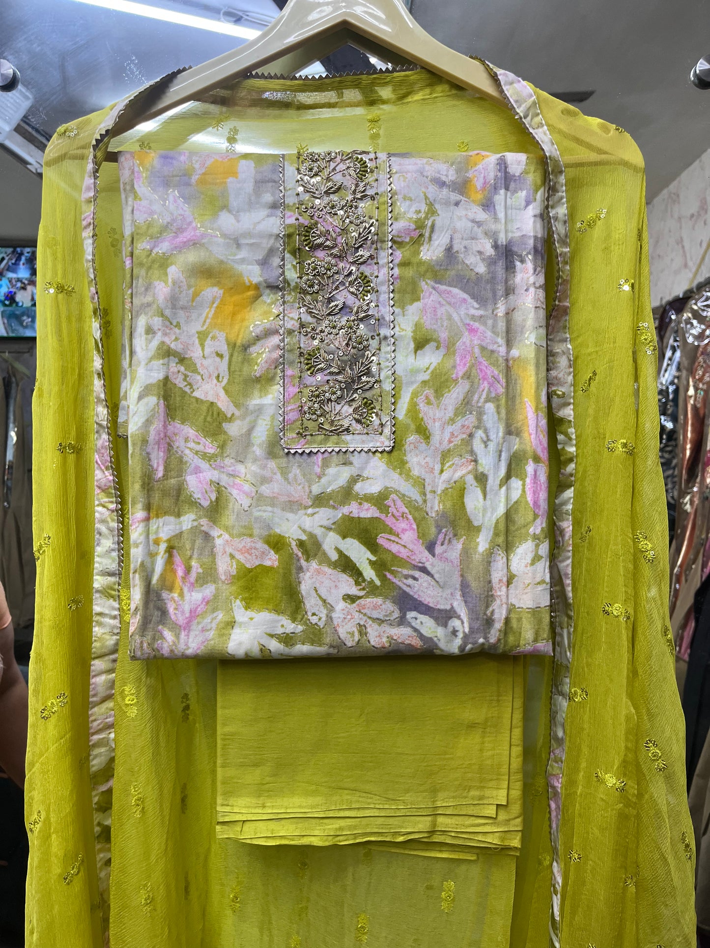 Green Floral Print Pure Cotton Unstitched Suit With Chiffon Dupatta (US002)