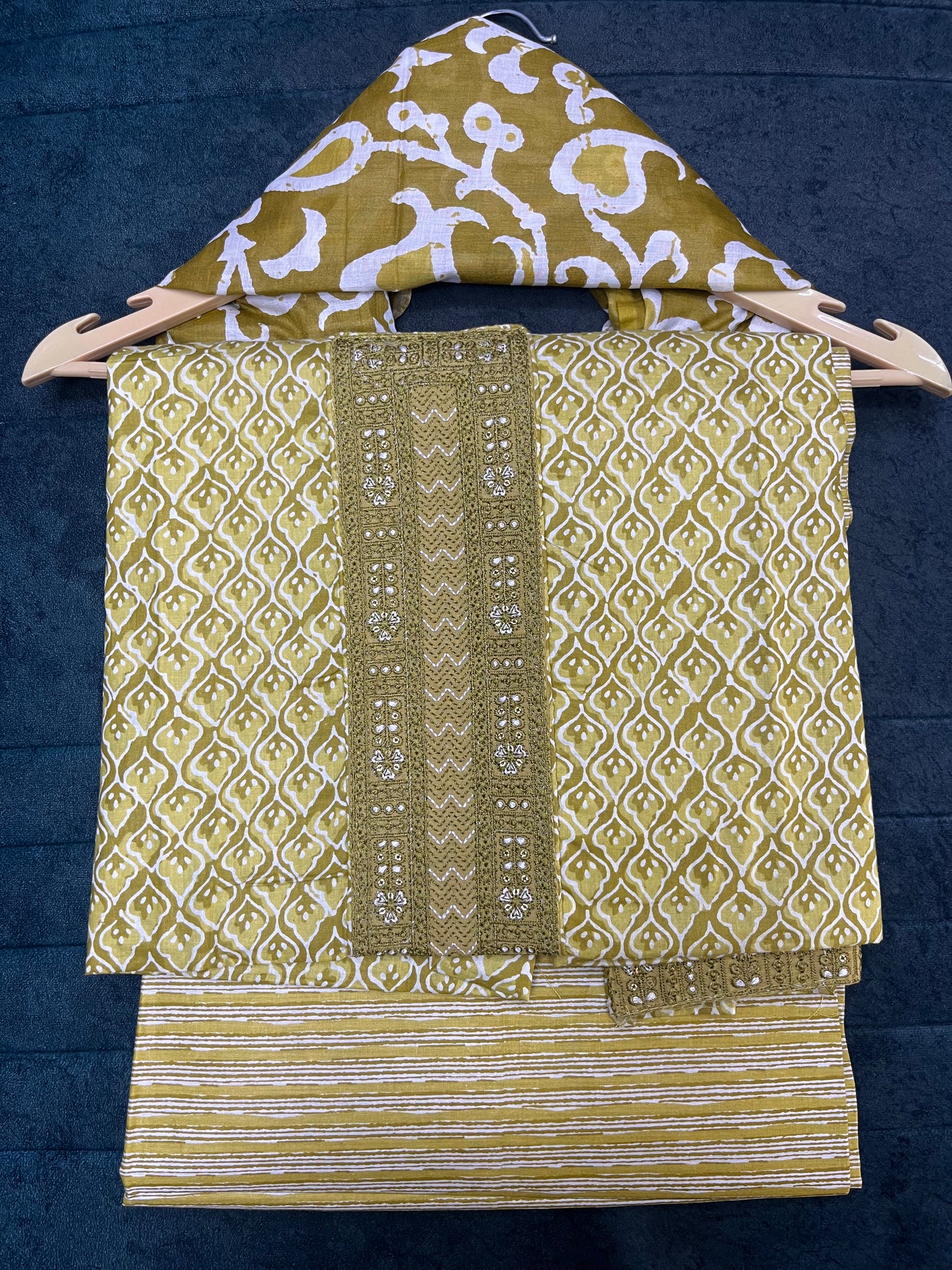 Heena Pure Cotton Unstitched Suit With Cotton Dupatta (US003)
