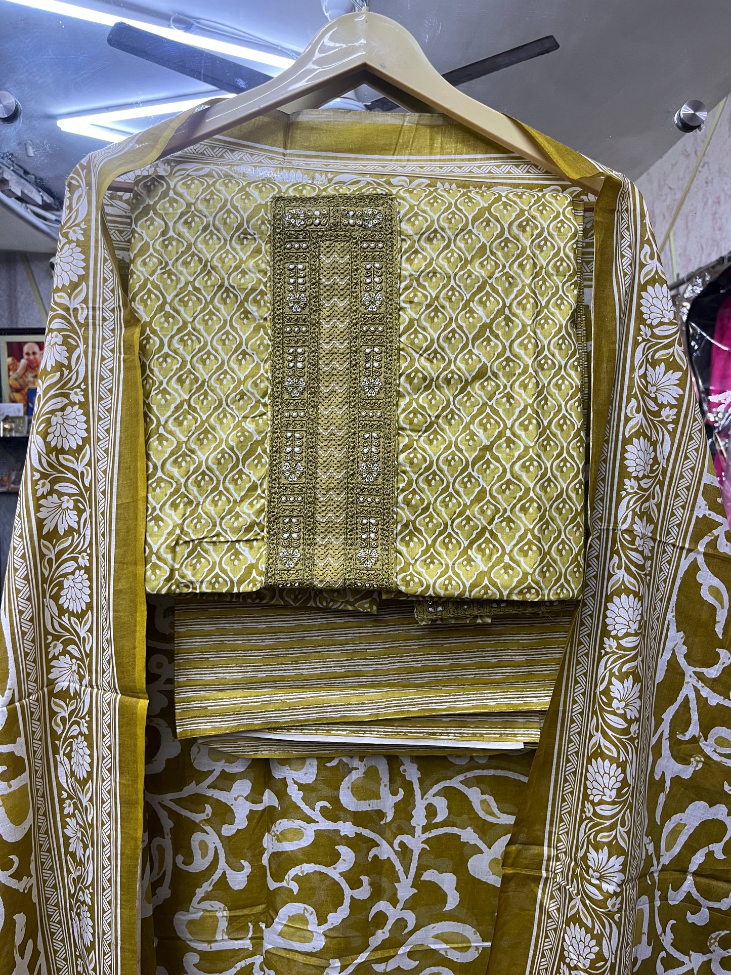 Heena Pure Cotton Unstitched Suit With Cotton Dupatta (US003)