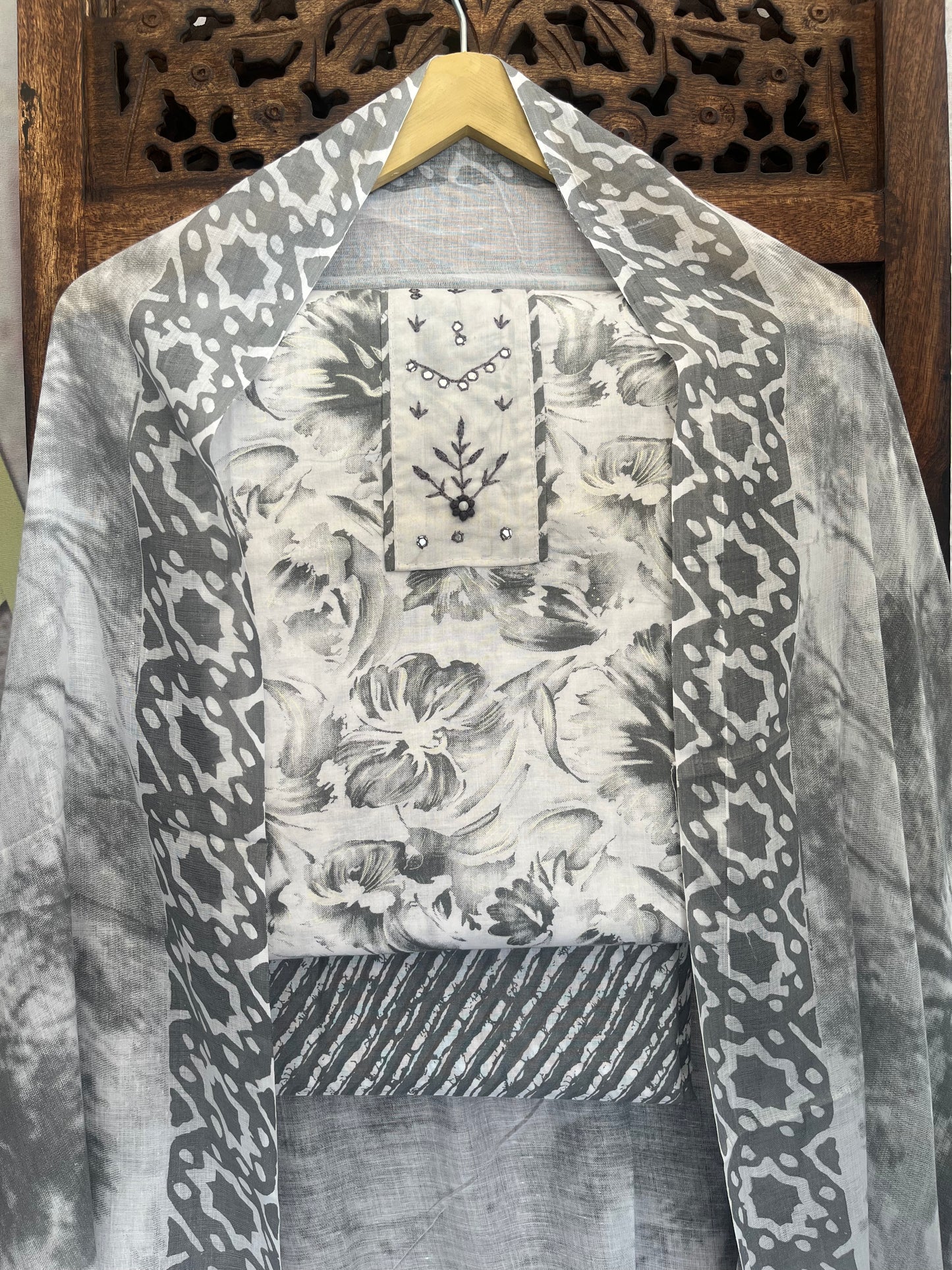 Black And White Cotton Unstitched Suit Material (US025)