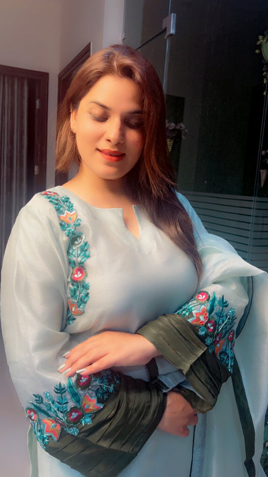Designer Party - wear Suit Salwar - Kirti Kapoor Couture